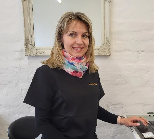 Dr Anita