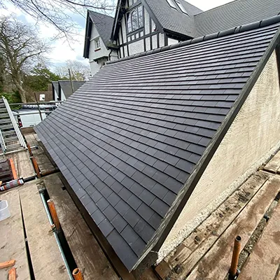 A house with a roof that has been installed.