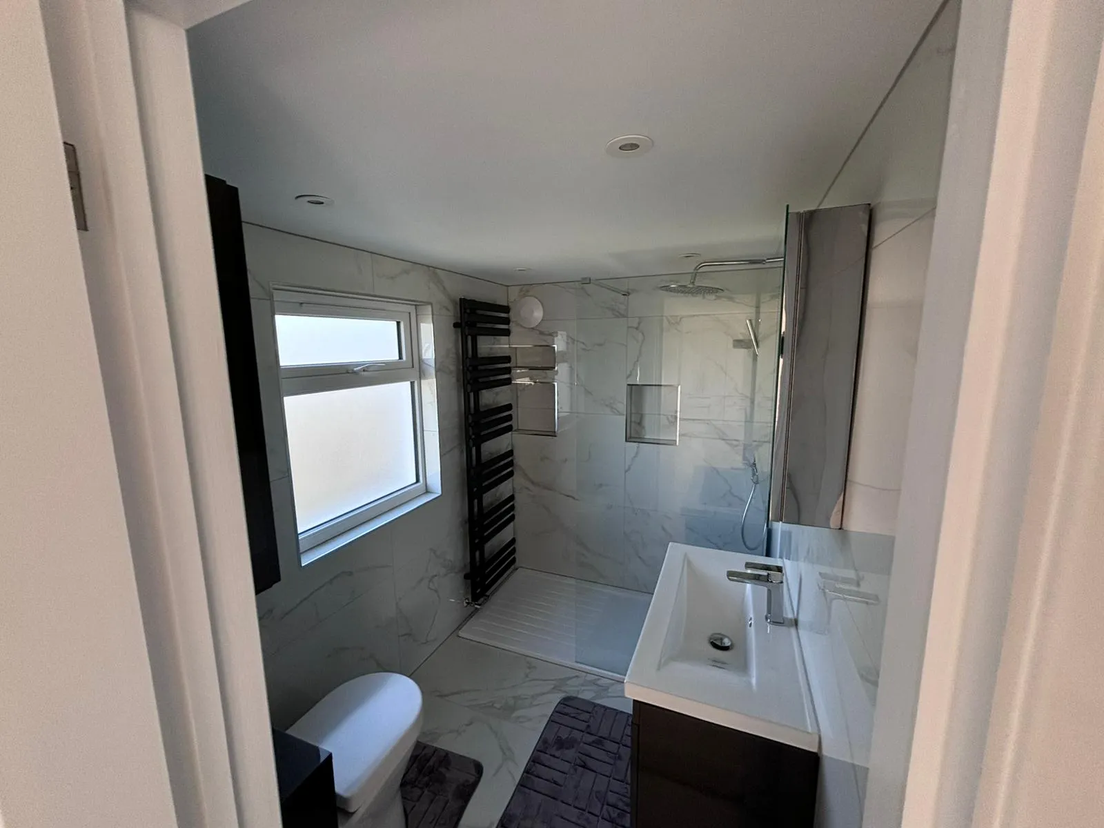 Smart bathroom layout